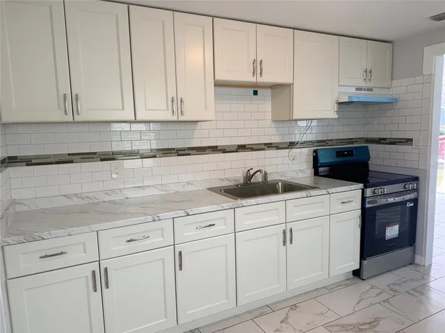 $234,000 | 2105 11th Street West, Bradenton, FL 34205