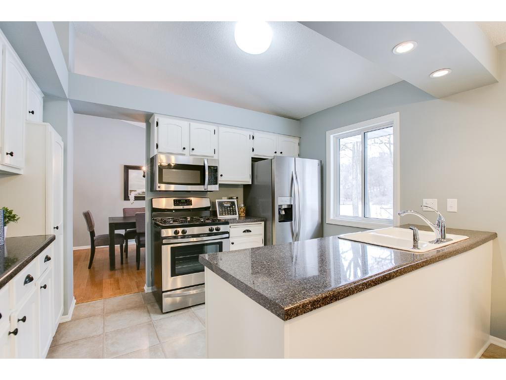 9405 Franlo Road Eden Prairie, MN 55347 - Photo 10 of 24