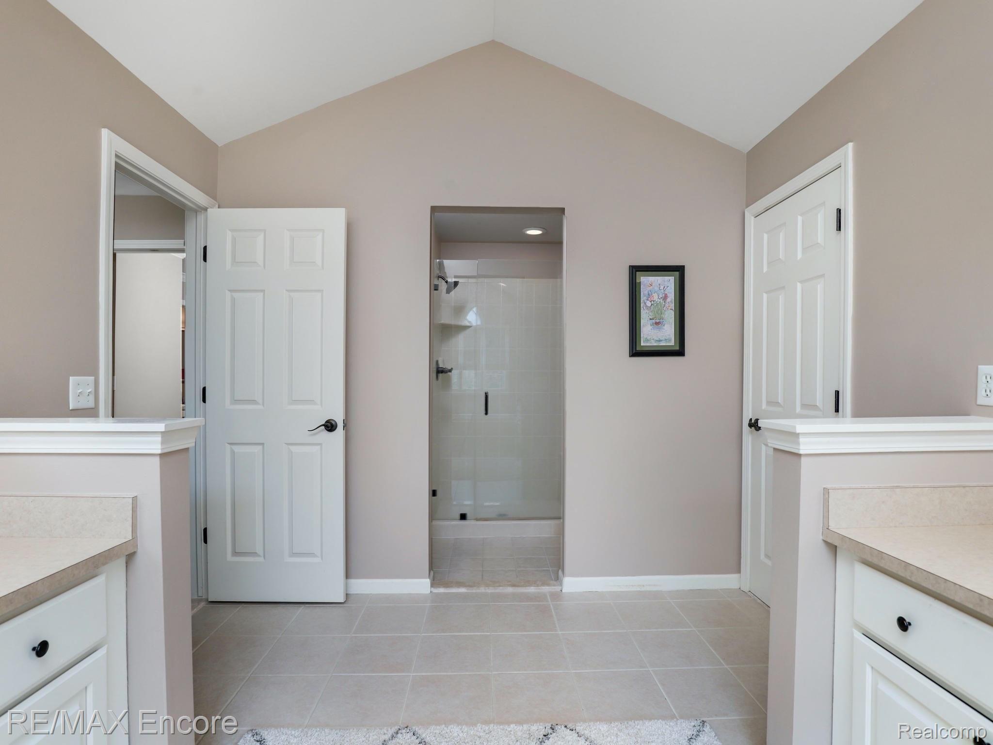4779 Oakhurst Ridge Road Clarkston, MI 48348 - Photo 25 of 36 Master Bathroom