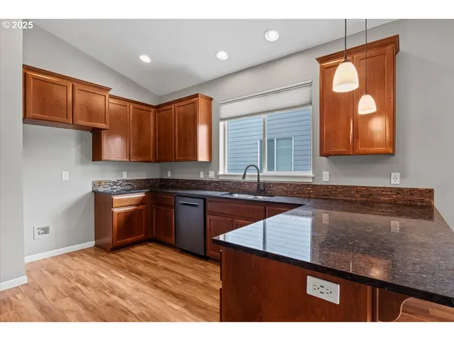 $598,000 | 6068 Northeast Tuscan Loop, Albany, OR 97321