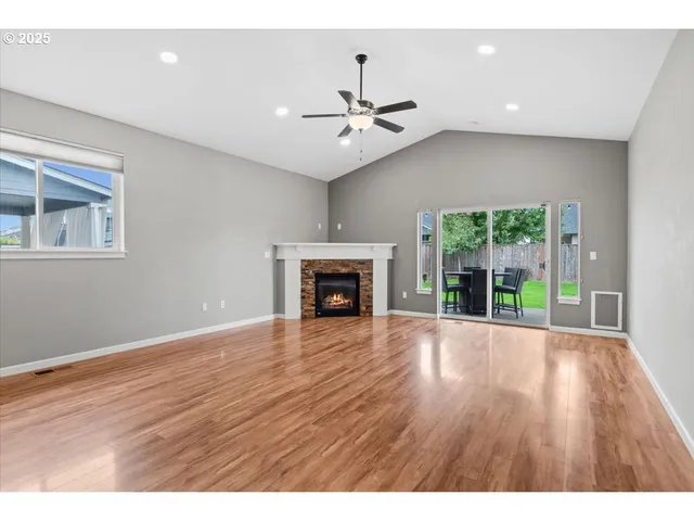 $598,000 | 6068 Northeast Tuscan Loop, Albany, OR 97321