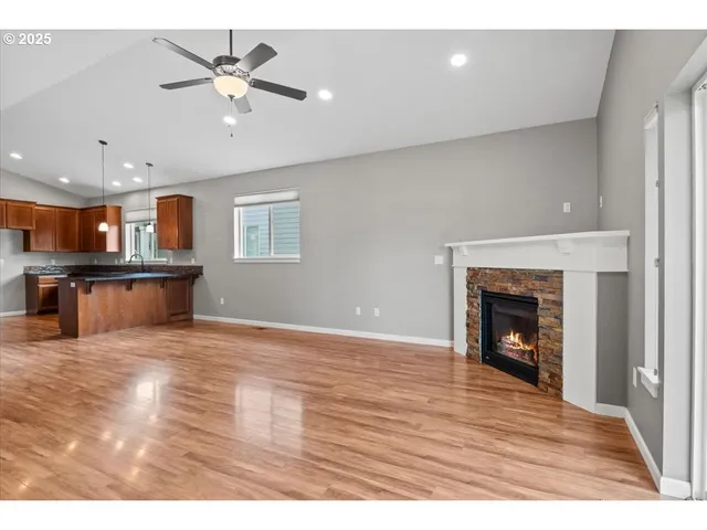 $598,000 | 6068 Northeast Tuscan Loop, Albany, OR 97321