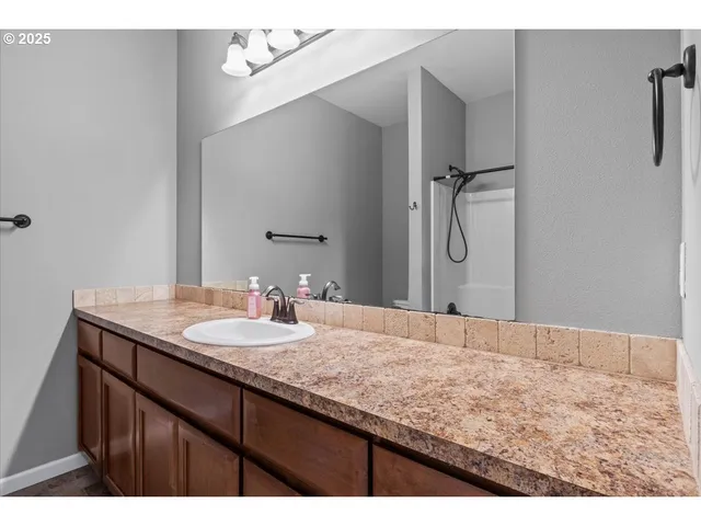 $598,000 | 6068 Northeast Tuscan Loop, Albany, OR 97321