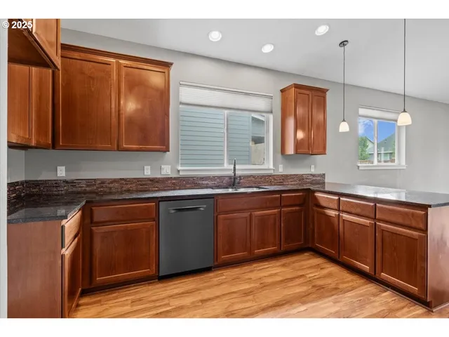 $598,000 | 6068 Northeast Tuscan Loop, Albany, OR 97321