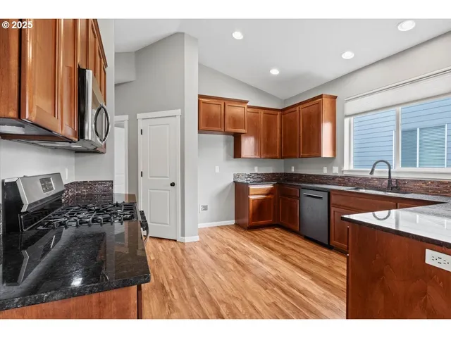 $598,000 | 6068 Northeast Tuscan Loop, Albany, OR 97321