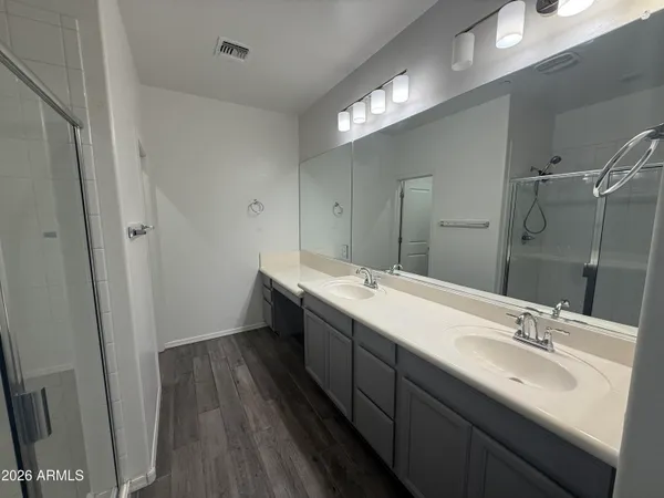 $2,295 | 1959 East Hampton Lane, Unit 104, Gilbert, AZ 85295
