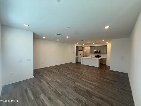 $2,295 | 1959 East Hampton Lane, Unit 104, Gilbert, AZ 85295