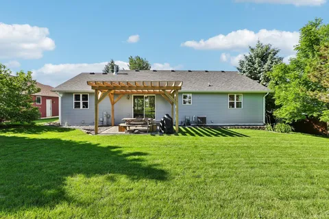 $400,000 | 606 Garfield Avenue, Evansville, WI 53536