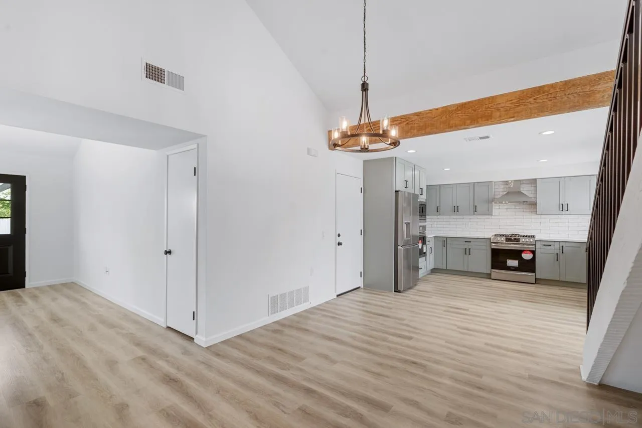 1706 Catalpa Road Carlsbad, CA 92011 - Photo 8 of 41