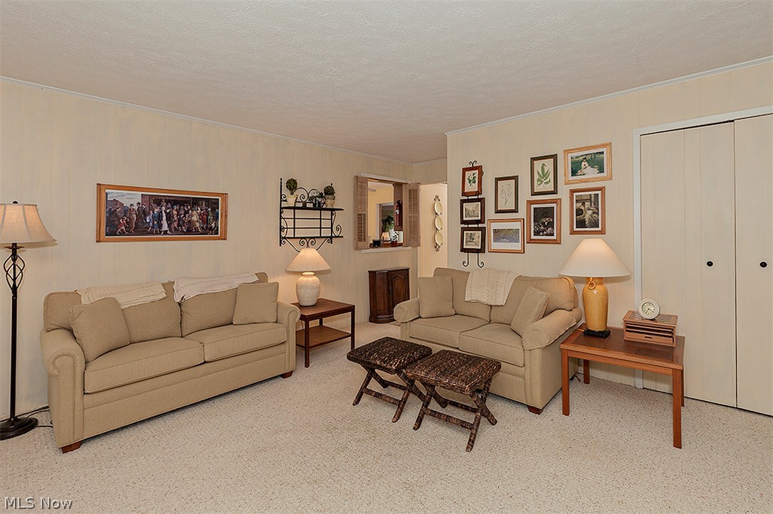 1977 Marshfield Road Cleveland, OH 44124 - Photo 4 of 18 Gallery Image 4