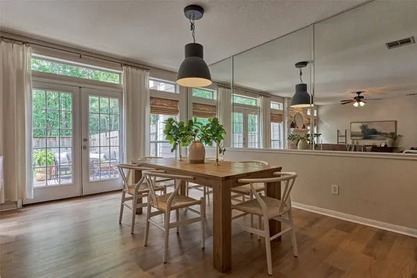 $355,000 | 7 West Greenhill Terrace Place, The Woodlands, TX 77382