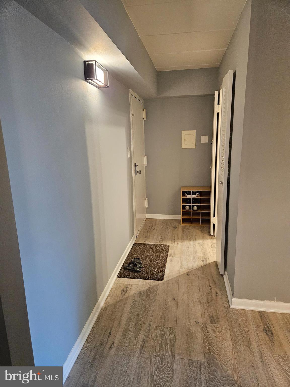 2303 Freetown Court, Unit 2B Reston, VA 20191 - Photo 3 of 22 Foyer/Hallway