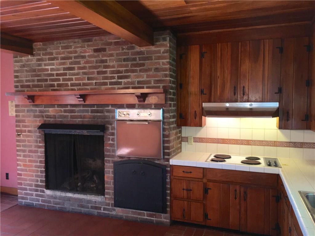 113 Latrobe Steel Road Latrobe, PA 15650 - Photo 7 of 25 Solid Cherry Mantle.
