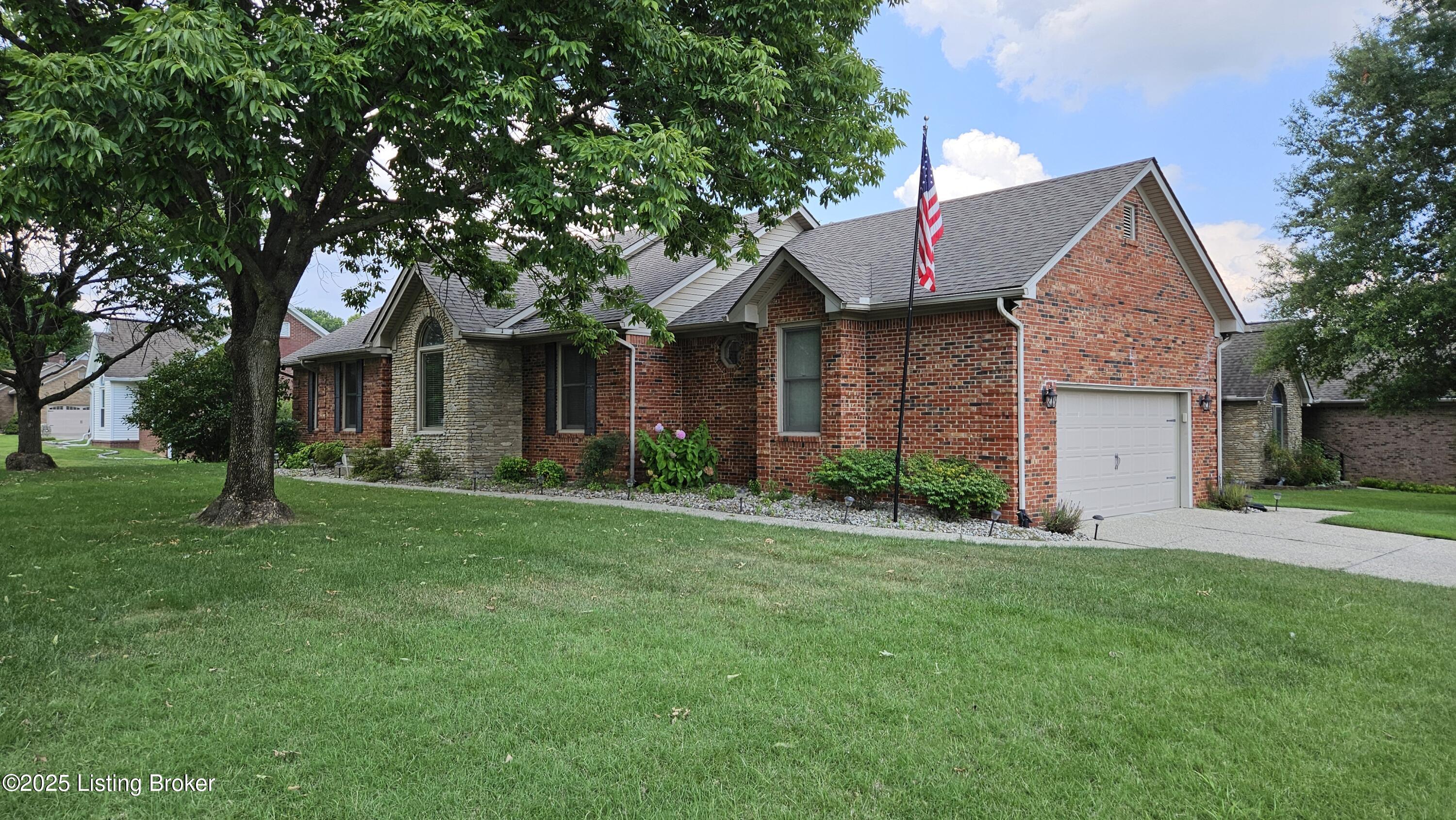 8113 Rome Beauty Way Louisville, KY 40228 - Photo 6 of 103 Front