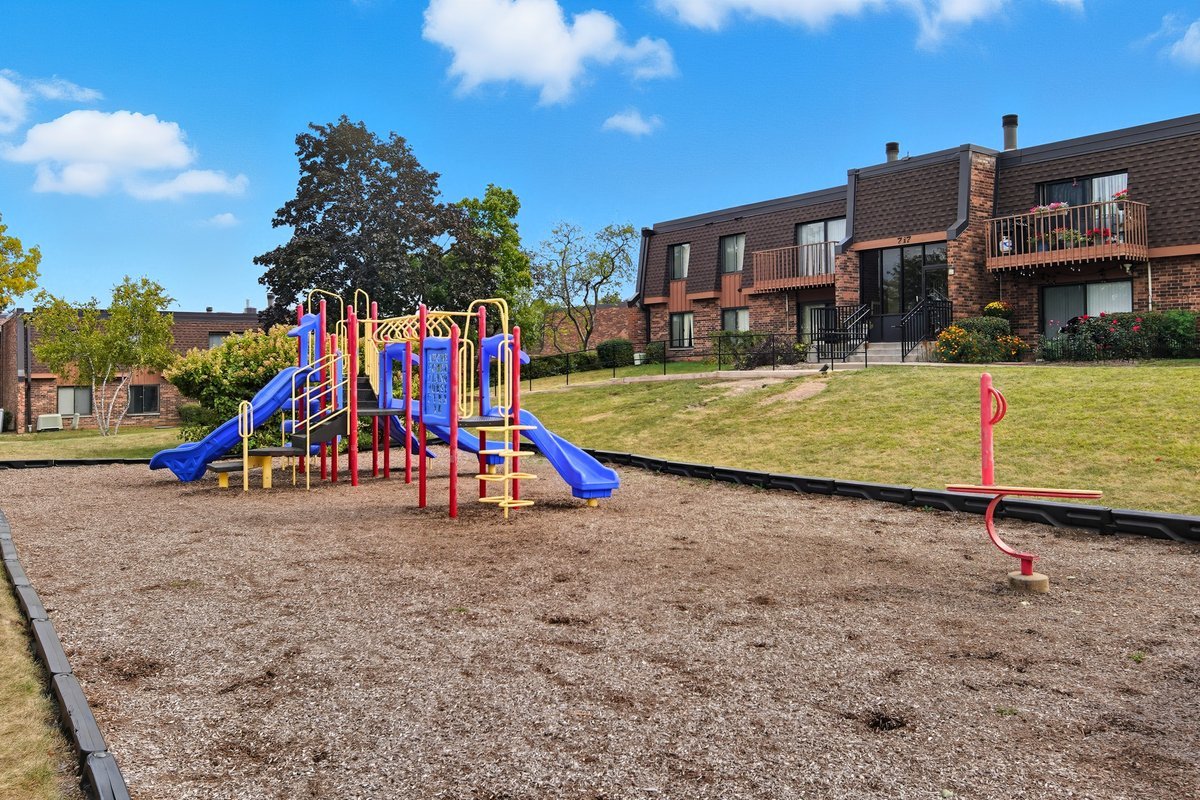 712 Tipperary Court, Unit 1C Schaumburg, IL 60193 - Photo 12 of 12