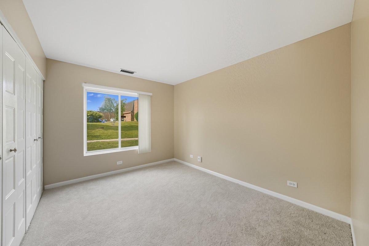 712 Tipperary Court, Unit 1C Schaumburg, IL 60193 - Photo 7 of 12