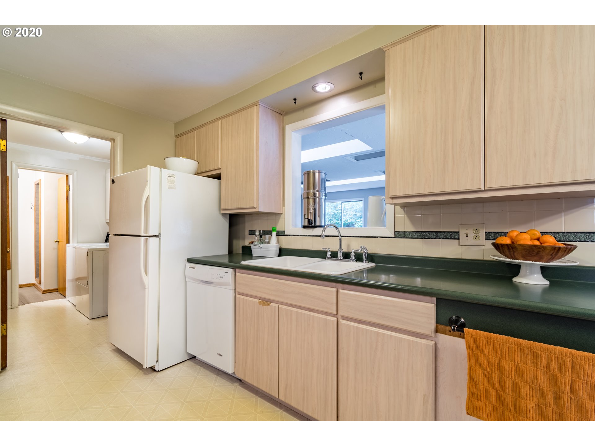 2525 Manor Drive Springfield, OR 97477 - Photo 11 of 32