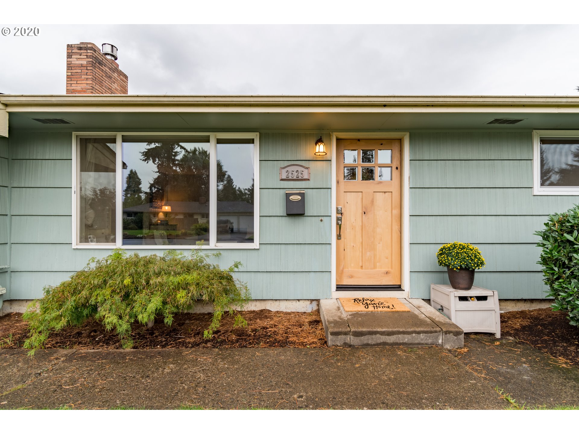 2525 Manor Drive Springfield, OR 97477 - Photo 3 of 32