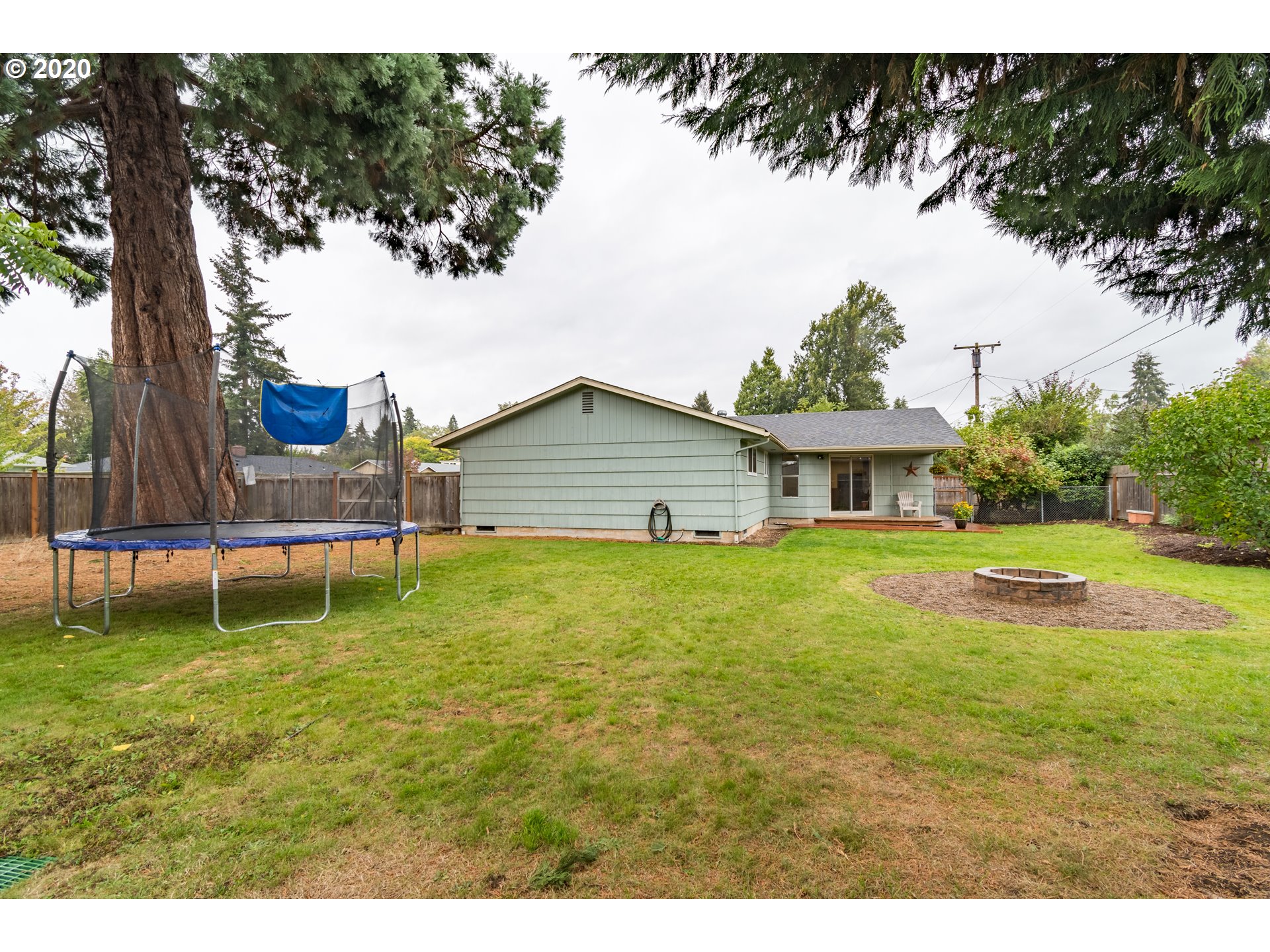 2525 Manor Drive Springfield, OR 97477 - Photo 26 of 32