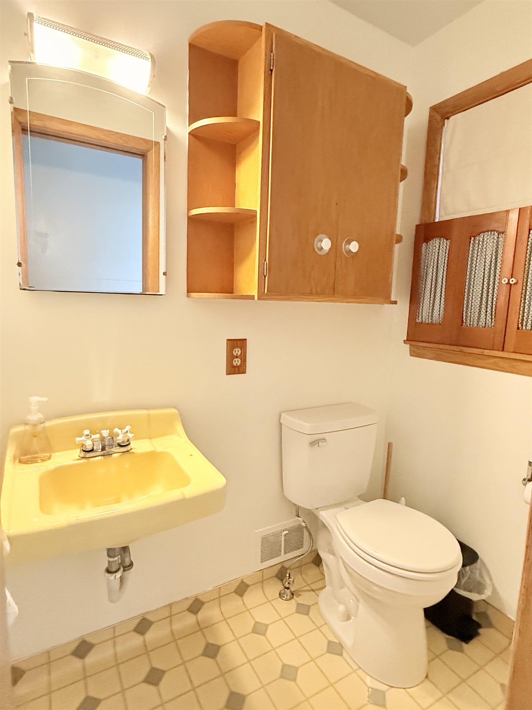 619 East Byrd Street Appleton, WI 54911 - Photo 11 of 28