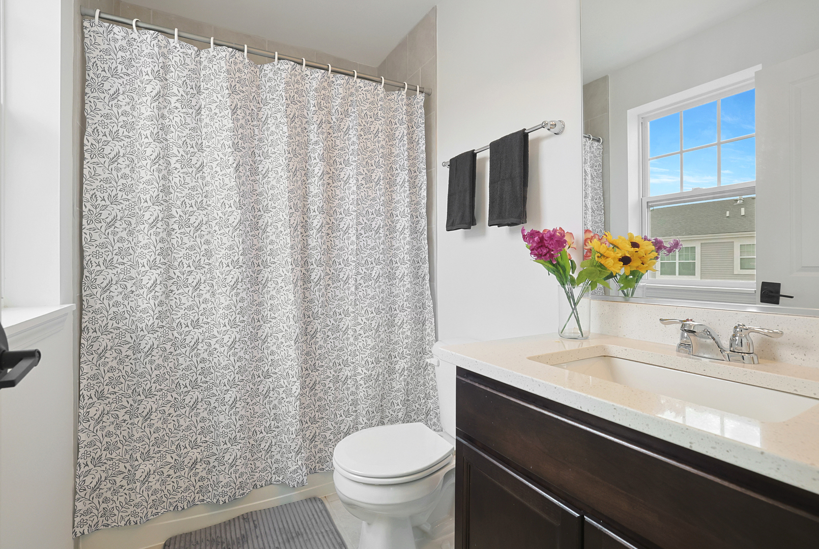316 Timberleaf Circle Roselle, IL 60172 - Photo 30 of 37 a bathroom with a sink toilet and mirror