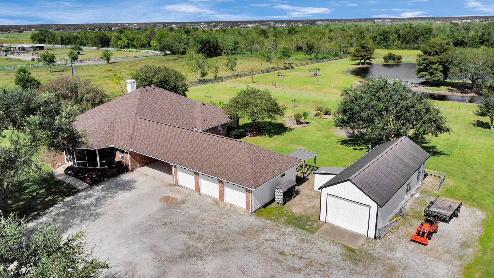 7511 County Road 511 Rosharon, TX 77583 - Photo 6 of 42 Outbuilding and Dog Grooming shed!