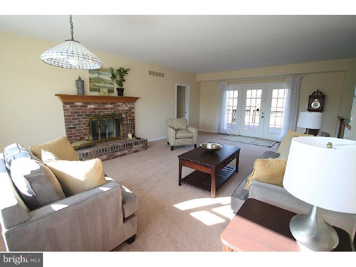 8 Abington Road Mount Laurel, NJ 08054 - Photo 4 of 24 Family Room