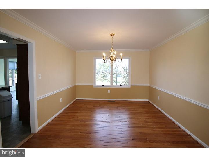 8 Abington Road Mount Laurel, NJ 08054 - Photo 7 of 24 Dining Room