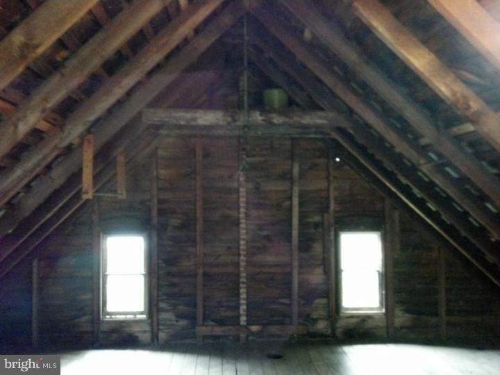 711 Mountain View Road Reading, PA 19607 - Photo 22 of 25
