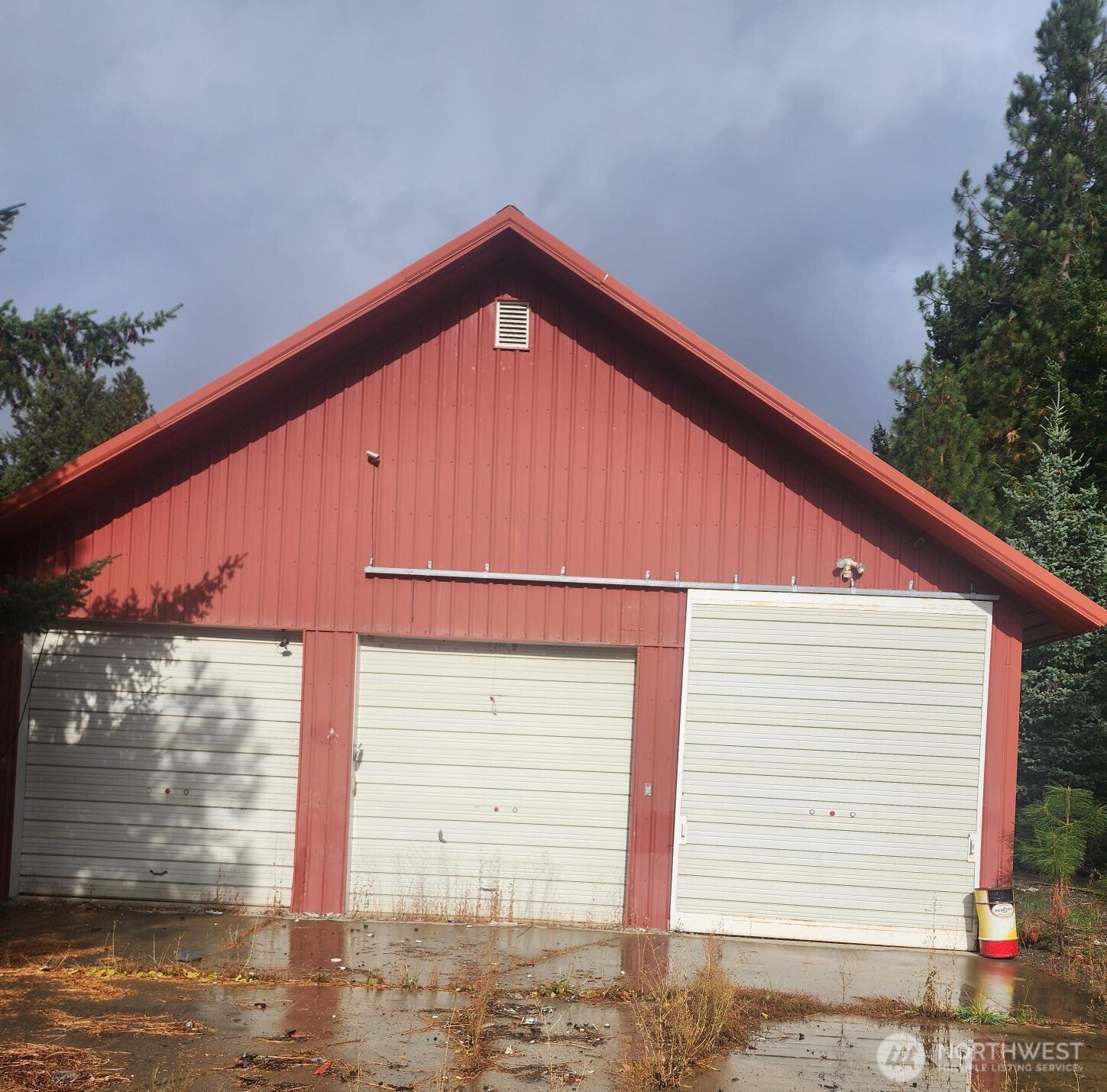 1911 Hundley Road Cle Elum, WA 98922 - Photo 9 of 13 a front view of a house with a yard