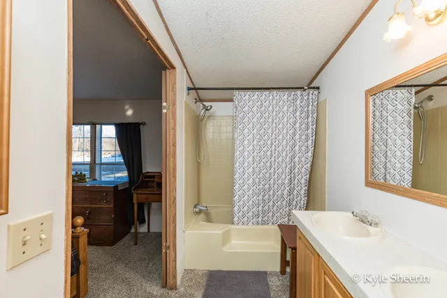 $250,000 | 2917 West Lincoln Avenue, Ionia, MI 48846