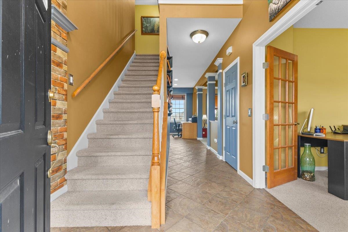 290 Barrett Lane Williston, VT 05495 - Photo 5 of 60