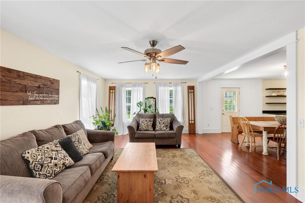 1507 Cardinal Road Bowling Green, OH 43402 - Photo 3 of 40 Gallery Image 3