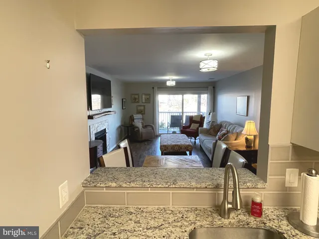 $2,700 | 20588 Cornstalk Terrace, Unit 202, Ashburn, VA 20147