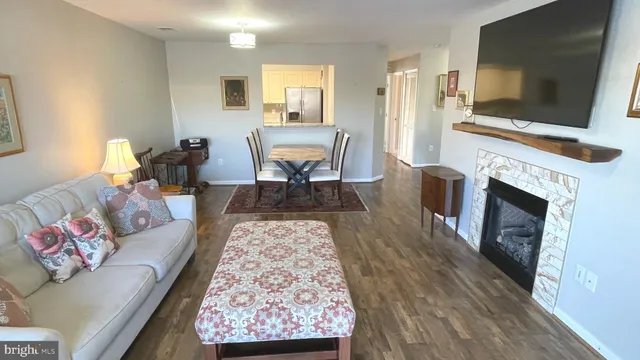 $2,700 | 20588 Cornstalk Terrace, Unit 202, Ashburn, VA 20147