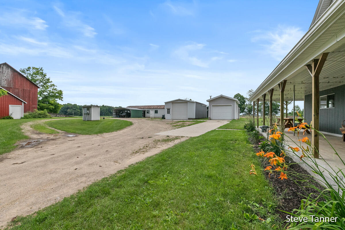 4330 Cedar Lake Road Northeast Edmore, MI 48829 - Photo 4 of 42 IMG_1003