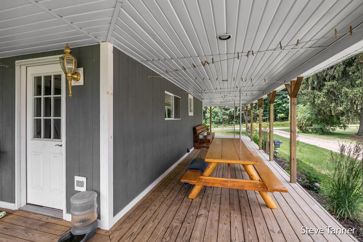 4330 Cedar Lake Road Northeast Edmore, MI 48829 - Photo 5 of 42 IMG_1004