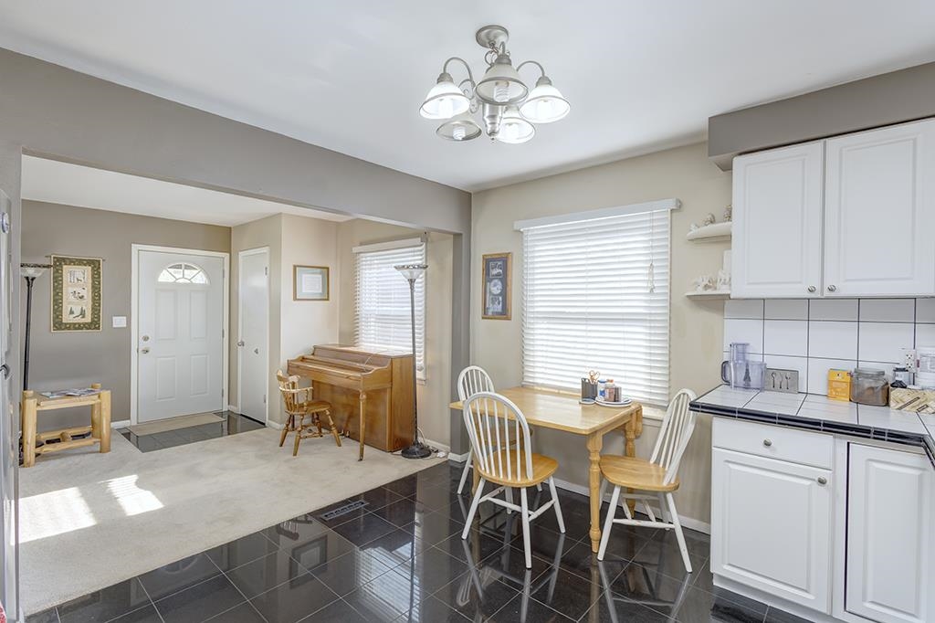 8521 Vicki Road Rockford, IL 61108 - Photo 7 of 21 Gallery Image 7