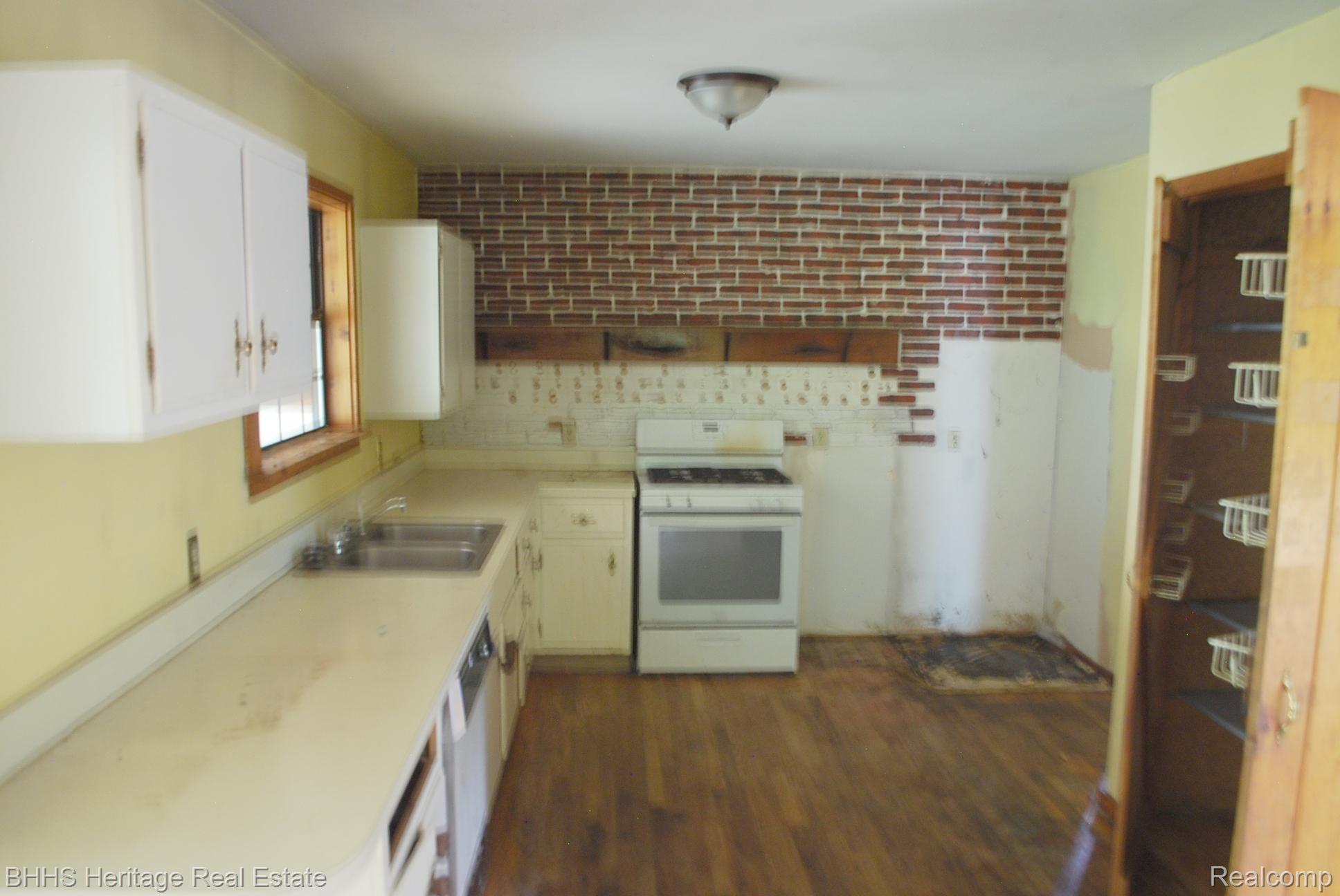 2544 Brogan Road Stockbridge, MI 49285 - Photo 3 of 9 Kitchen area