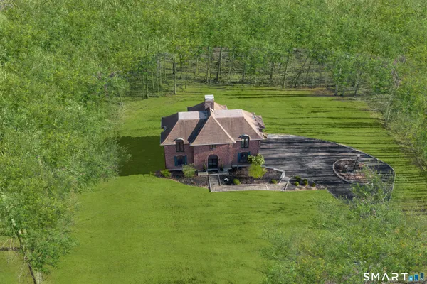 $1,195,000 | 75 Lilac Lane, Easton, CT 06612