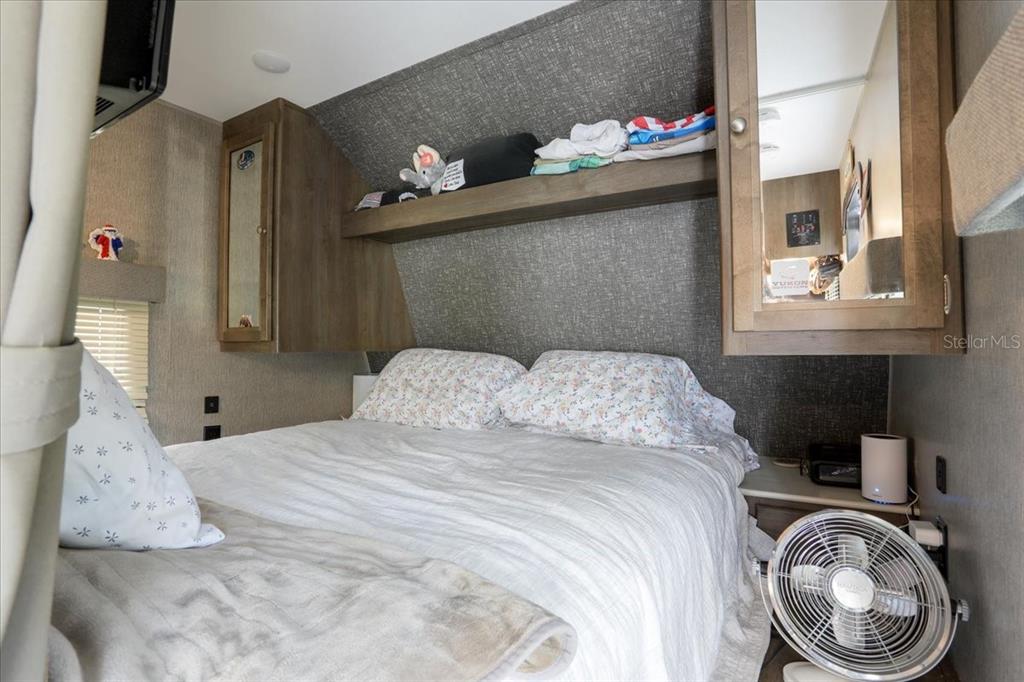 5336 County Road 791 Lake Butler, FL 32054 - Photo 19 of 25 a bedroom with a bed and a window