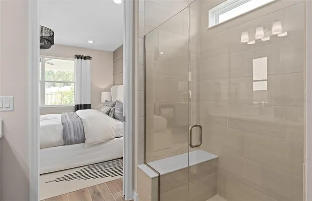 a en suite bathroom with a shower