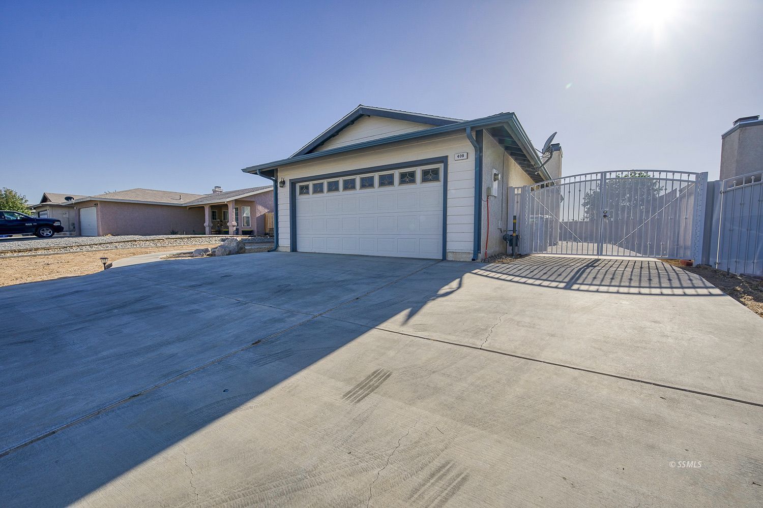 409 Ashton Street Ridgecrest, CA 93555 - Photo 3 of 43