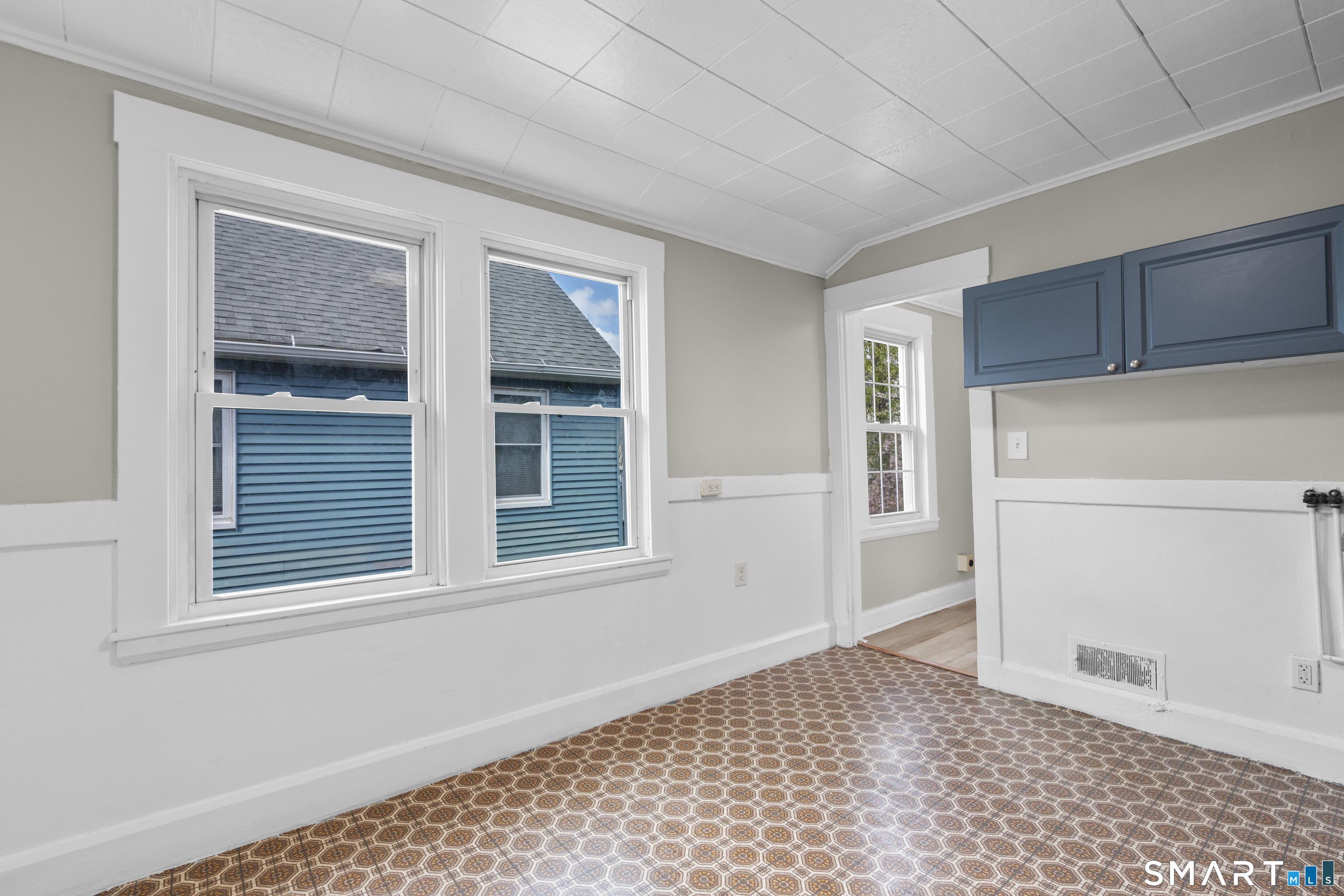 88 North Pond Street Bristol, CT 06010 - Photo 21 of 32 a room that has a window in it