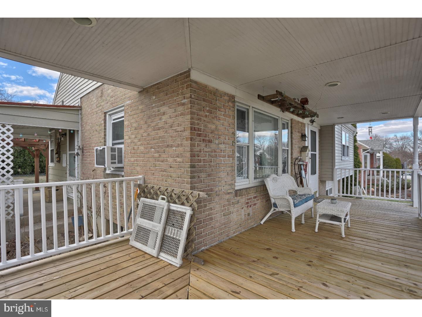 115 Lee Avenue Reading, PA 19607 - Photo 4 of 25