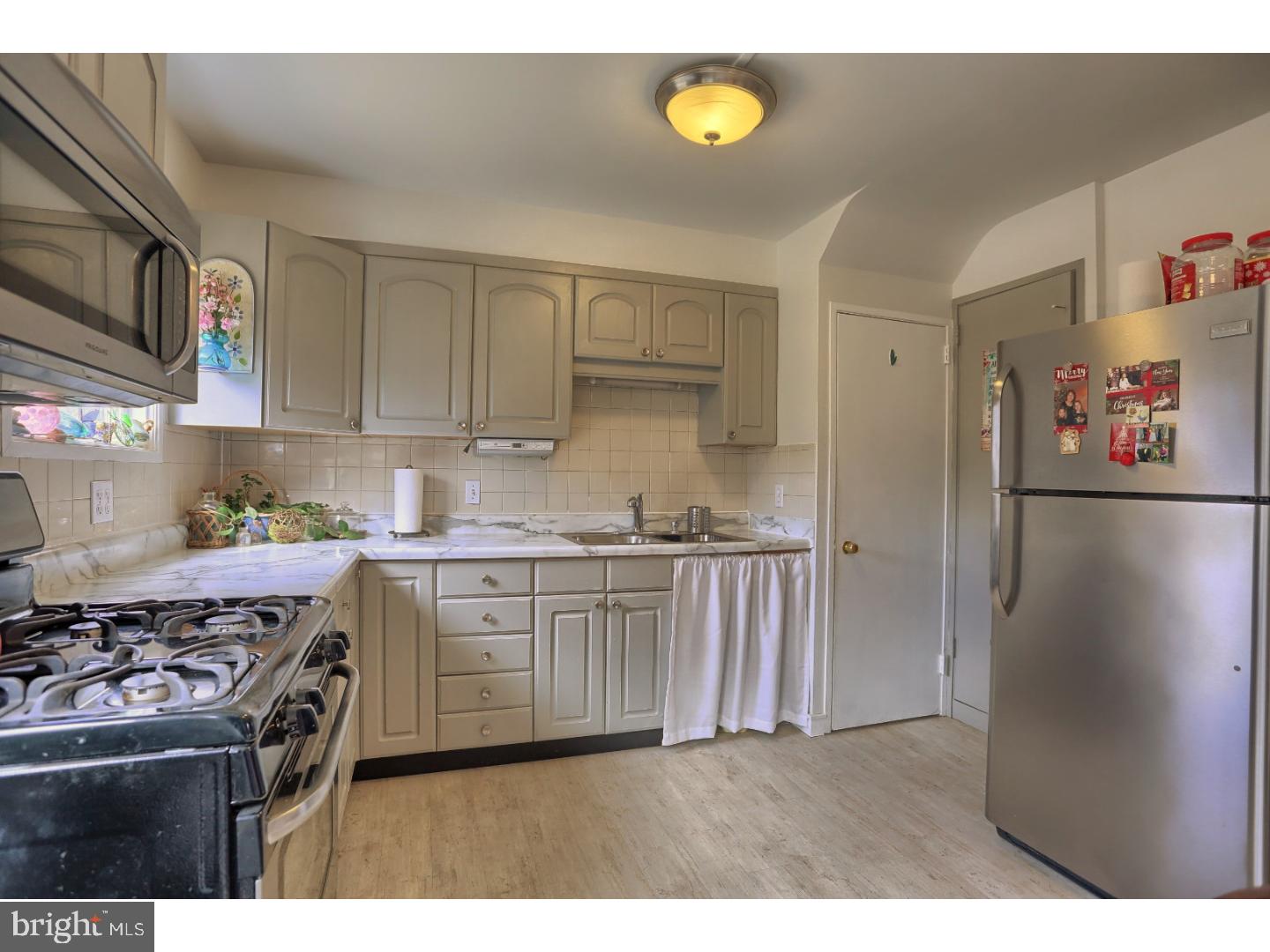 115 Lee Avenue Reading, PA 19607 - Photo 8 of 25