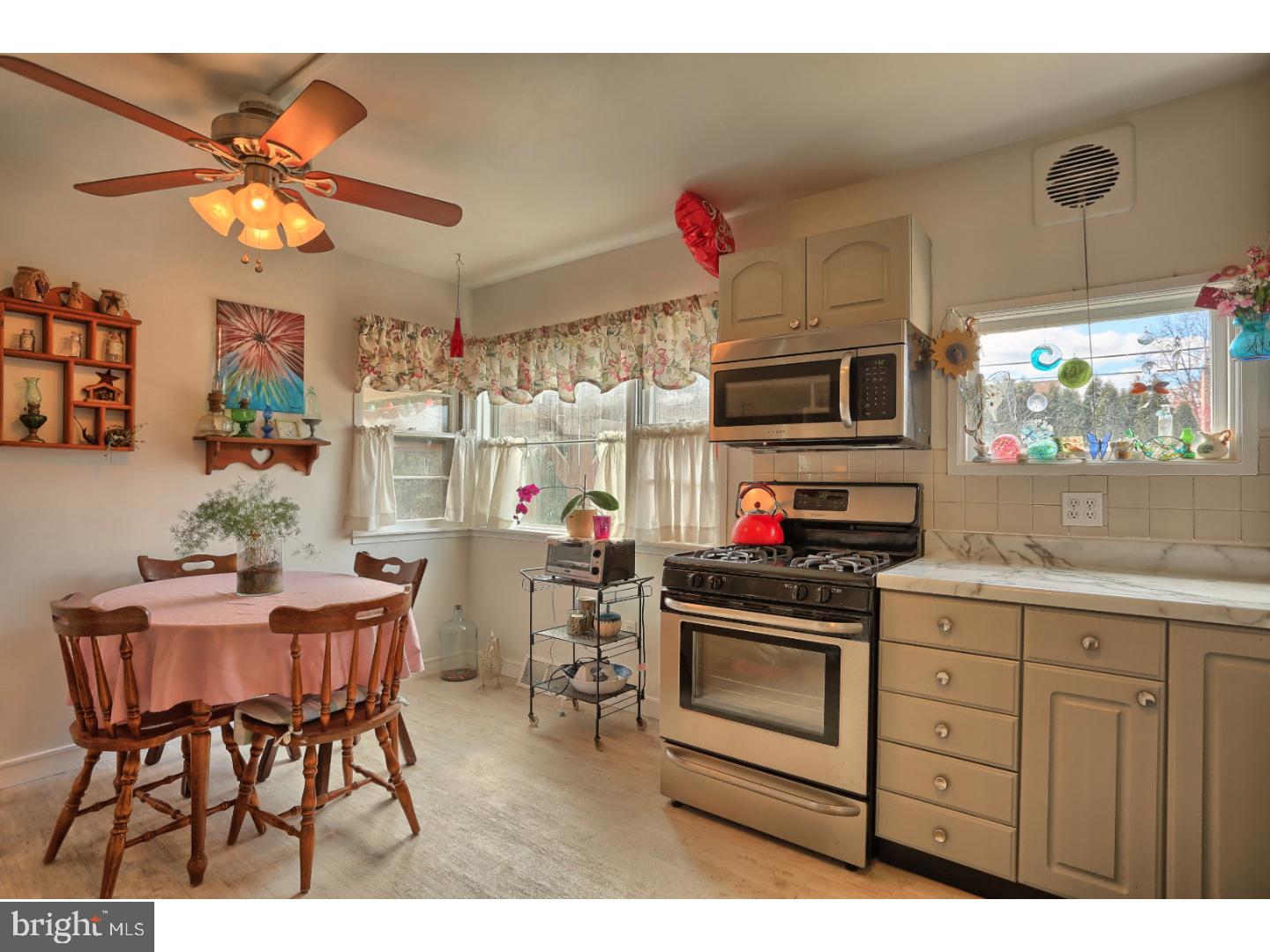 115 Lee Avenue Reading, PA 19607 - Photo 9 of 25