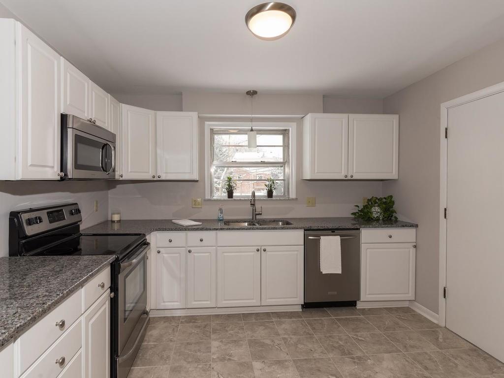 7152 Johnson Road Indianapolis, IN 46250 - Photo 9 of 22 Gallery Image 9