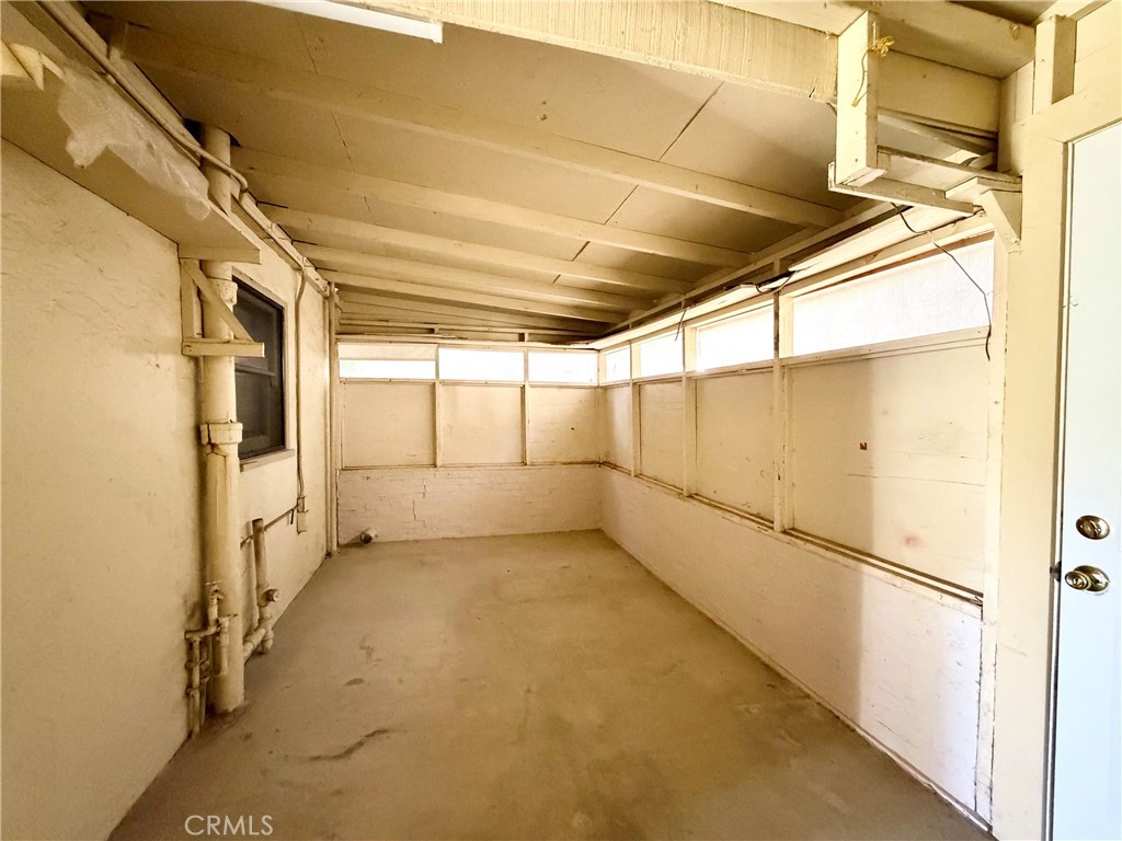 2201 F Street Merced, CA 95340 - Photo 22 of 38 laundry area