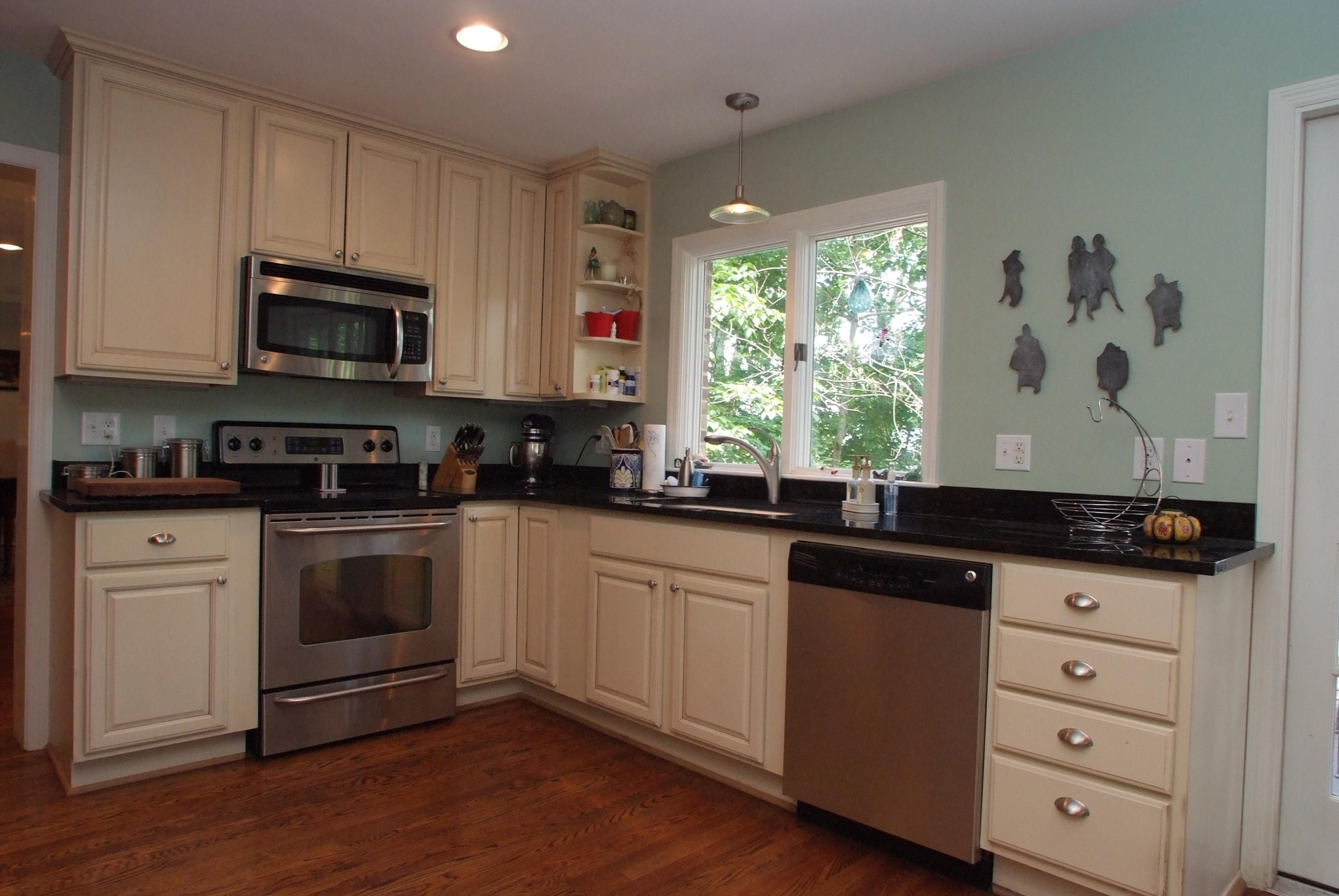 2521 Robin Hood Road Southeast Roanoke, VA 24014 - Photo 7 of 20 INTERIOR